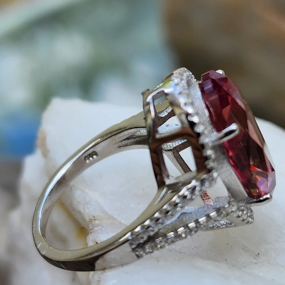 Solid Sterling 925 Silver Elegant Ring Alexandrite Stone White Topaz Crystals